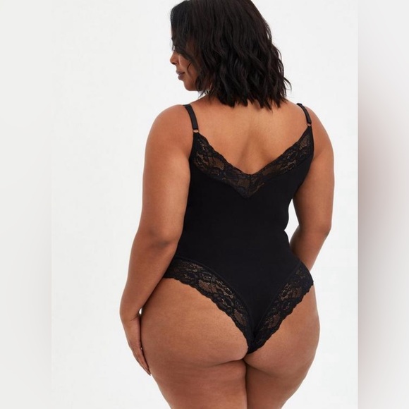 NEW Torrid Seamless Flirt Bodysuit - Picture 2 of 6